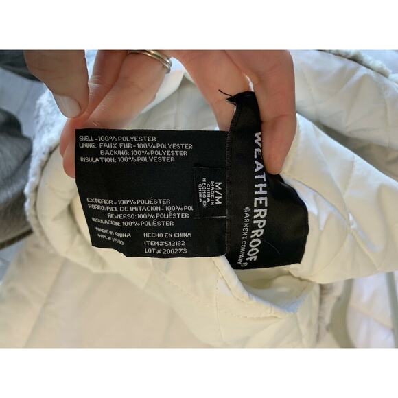 WEATHERPROOF GARMENT CO. White Ivory Puff Quilted Vest Faux Fur Reversible M EUC - Picture 10 of 10